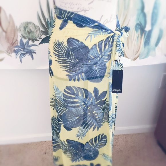 Nasty Gal NWT Swimsuit Coverup Tropical Green - Picture 2 of 3